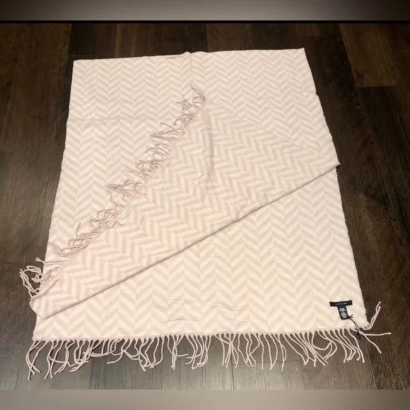 BNWT Love & Lore Indigo Pink Chevron Fringe Scarf - O/S - Picture 4 of 14